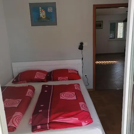 Apartment Apartman Ella *