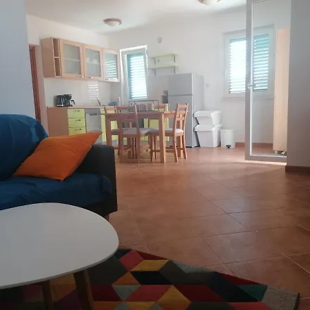 Apartment Apartman Ella *