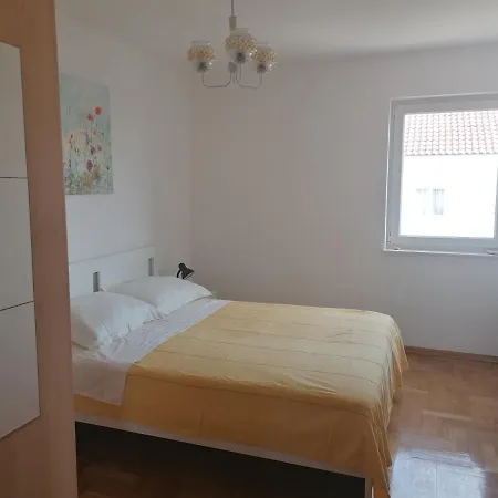 Apartment Apartman Ella *