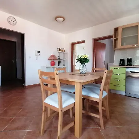 Apartman Ella Apartment