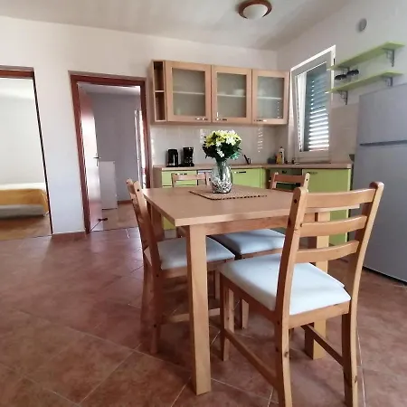 Apartman Ella Apartment