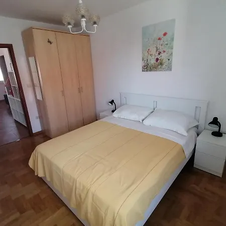 Apartman Ella *