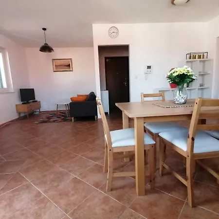 Apartman Ella *